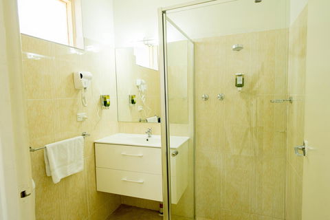 Jacksons Motor Inn - Australian Directory 22