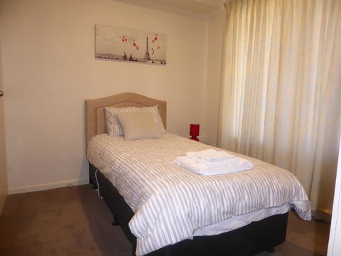 Adelaide City Apartment - 3br, 2bath & Carpark - Australian Directory 15