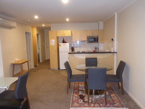 Adelaide City Apartment - 3br, 2bath & Carpark - Australian Directory 7