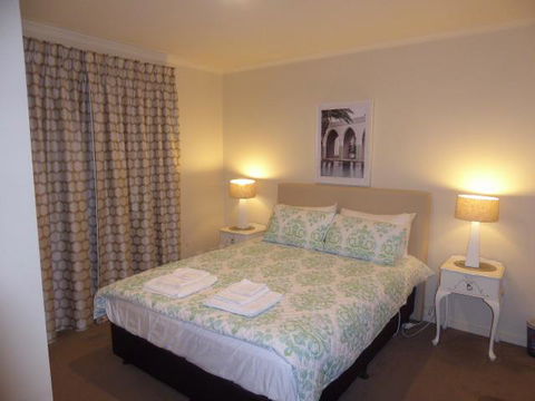 Adelaide City Apartment - 3br, 2bath & Carpark - Australian Directory 9