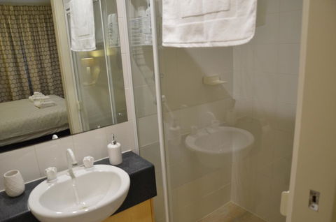 Adelaide City Apartment - 3br, 2bath & Carpark - Australian Directory 13