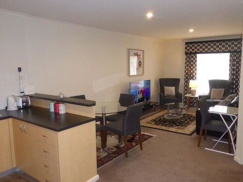 Adelaide City Apartment - 3br, 2bath & Carpark - Australian Directory 6