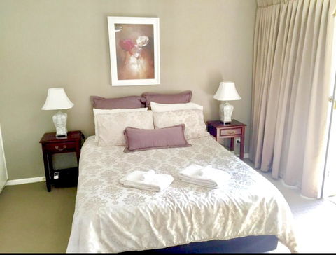 Superb Townhouse In North Adelaide - Australian Directory 2