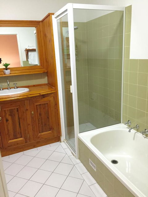 Superb Townhouse In North Adelaide - Australian Directory 22