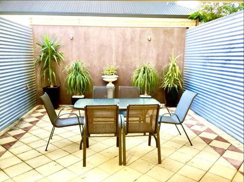 Superb Townhouse In North Adelaide - Australian Directory 10