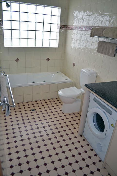 Arkana Motor Inn & Terrace Apartments - Australian Directory 32