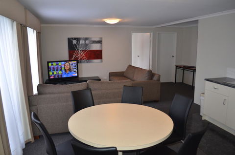 Arkana Motor Inn & Terrace Apartments - Australian Directory 8