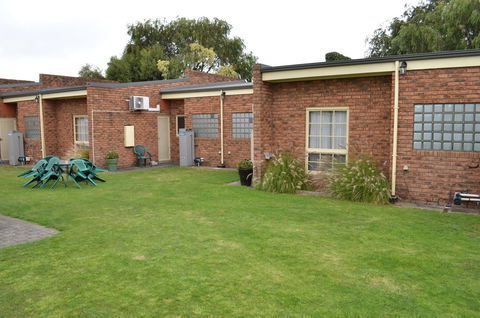 Arkana Motor Inn & Terrace Apartments - Australian Directory 18