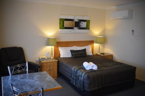Arkana Motor Inn & Terrace Apartments - Australian Directory 0
