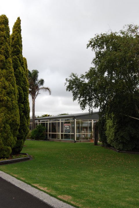 Arkana Motor Inn & Terrace Apartments - Australian Directory 19