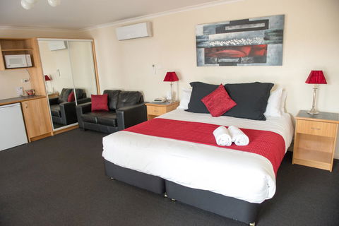 Arkana Motor Inn & Terrace Apartments - Australian Directory 7