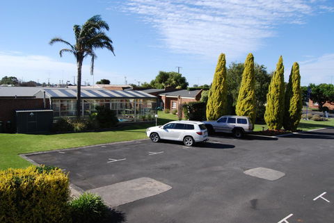 Arkana Motor Inn & Terrace Apartments - Australian Directory 33