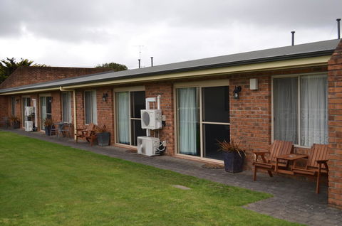 Arkana Motor Inn & Terrace Apartments - Australian Directory 15
