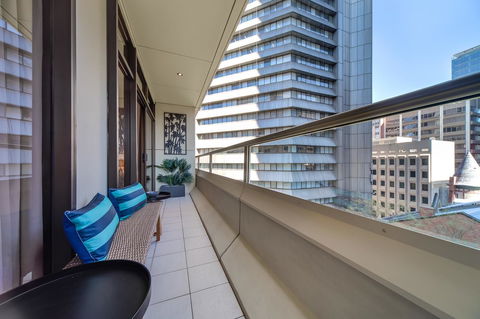 York Apartments On Grenfell - Australian Directory 11