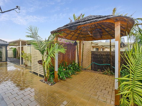 Lakeside - Encounter Bay - Australian Directory 17
