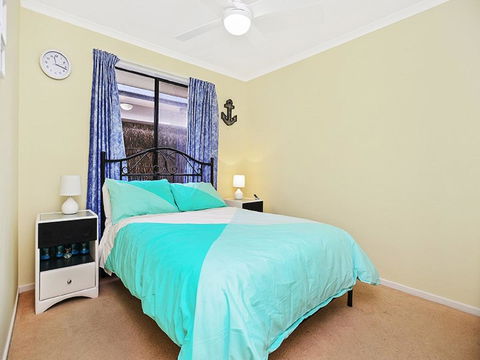 Lakeside - Encounter Bay - Australian Directory 11