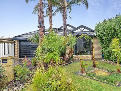 Lakeside - Encounter Bay - Australian Directory 1