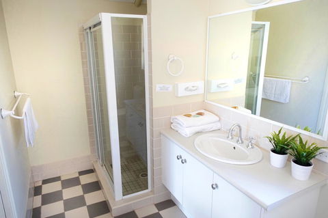 SkyView Villa - Australian Directory 18