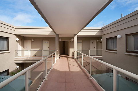 The O'Connell Inn - Australian Directory 9