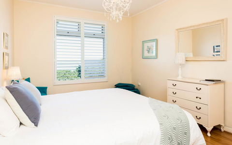 Victor Apartments - Australian Directory 34