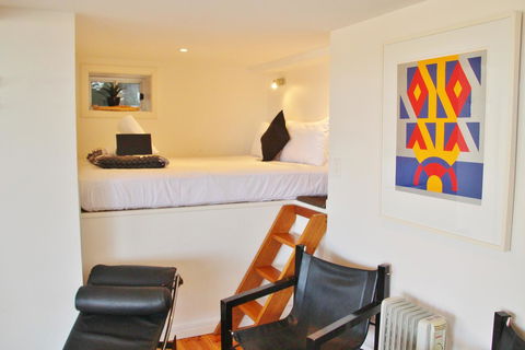 Victor Apartments - Australian Directory 1