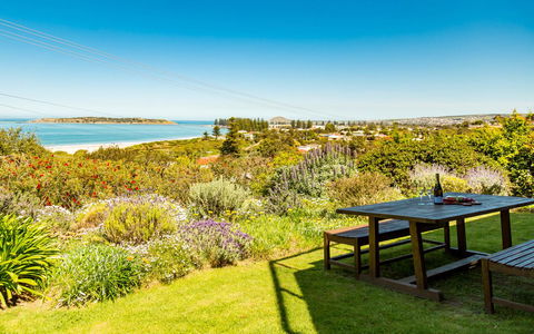 Victor Apartments - Australian Directory 36