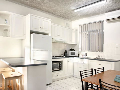 Seaview Sunset Holiday Apartments - Australian Directory 34