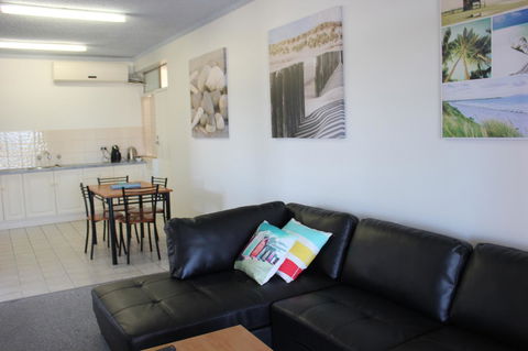 Seaview Sunset Holiday Apartments - Australian Directory 8