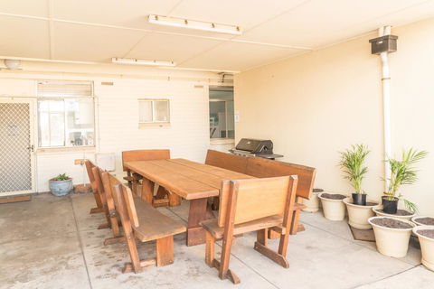 Seaview Sunset Holiday Apartments - Australian Directory 7