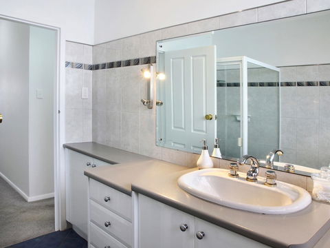 Seaview Sunset Holiday Apartments - Australian Directory 29