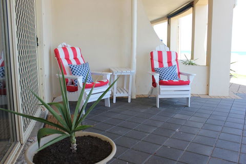 Seaview Sunset Holiday Apartments - Australian Directory 12