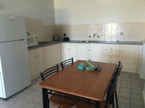 Seaview Sunset Holiday Apartments - Australian Directory 13