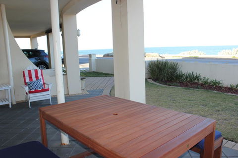 Seaview Sunset Holiday Apartments - Australian Directory 18