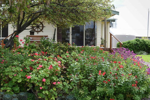 Admirals Inn - Australian Directory 17