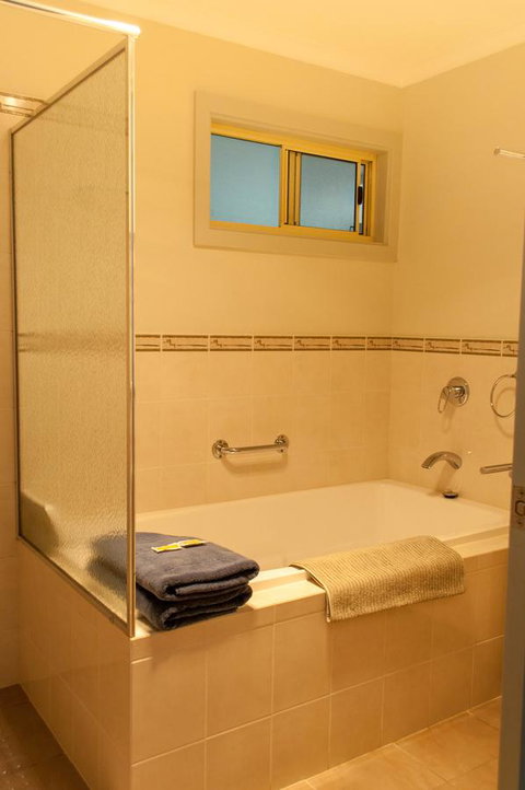 Admirals Inn - Australian Directory 20