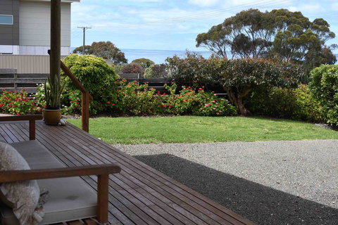 Admirals Inn - Australian Directory 24