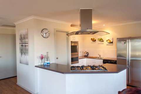 Admirals Inn - Australian Directory 28