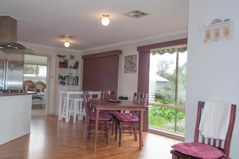 Admirals Inn - Australian Directory 7