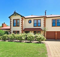 Wine and Roses Bed and Breakfast - Australian Directory