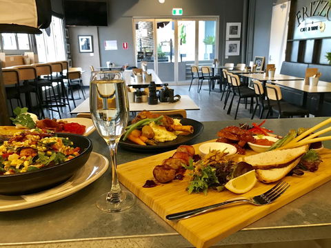 The Palms Apartments - Australian Directory 8