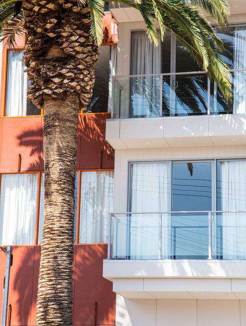 The Palms Apartments - Australian Directory 15