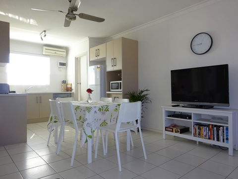 Selene Holiday Apartment @West Beach - Australian Directory 9