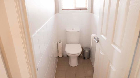 Rezare House Bed & Breakfast - Australian Directory 23