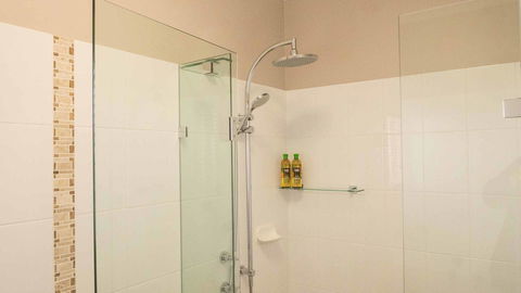 Rezare House Bed & Breakfast - Australian Directory 24