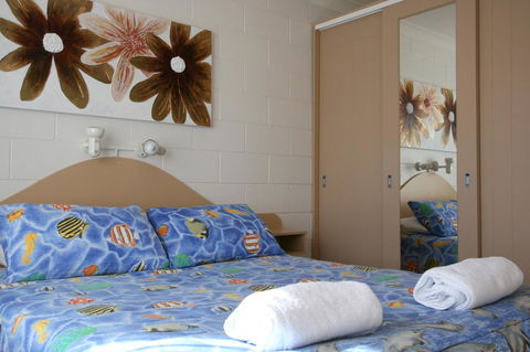 Lake Edge Apartments - Australian Directory 18