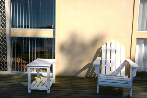 Lake Edge Apartments - Australian Directory 8