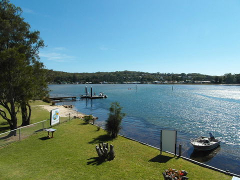 Lake Edge Apartments - Australian Directory 3