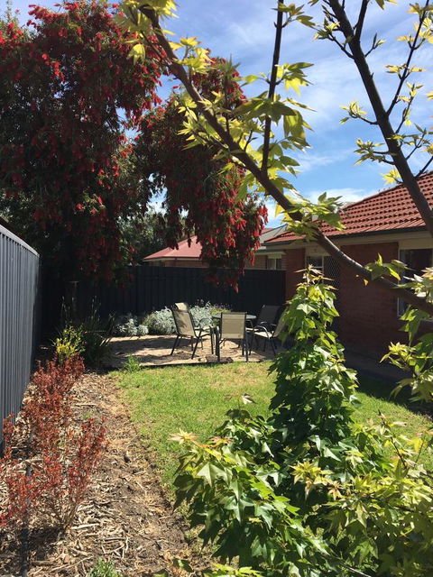 Windsor Gardens Home - Australian Directory 12