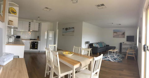 Windsor Gardens Home - Australian Directory 9