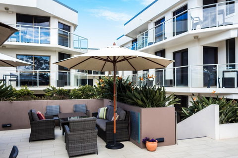 Bayview Beachfront Apartments, In Town Right On The Beach - Australian Directory 26